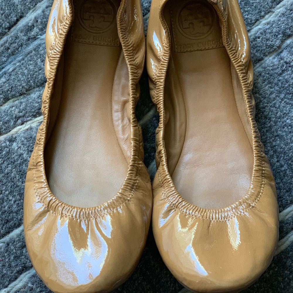 SOLD‼️ Tory Burch Flats